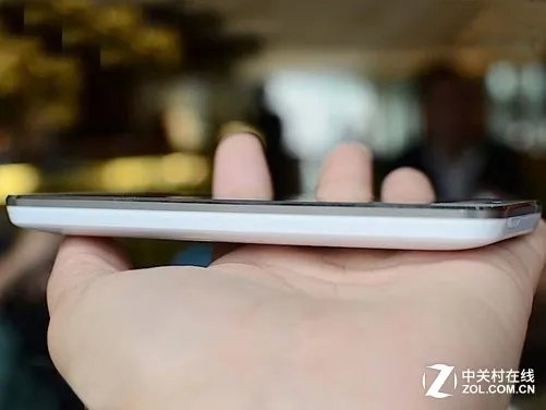 窄边框+高性能组合 三星S4领衔热销推荐