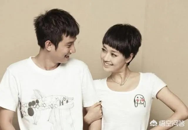 李小璐微博背景墙换成与贾乃亮的婚纱照，两人真的要复合吗？