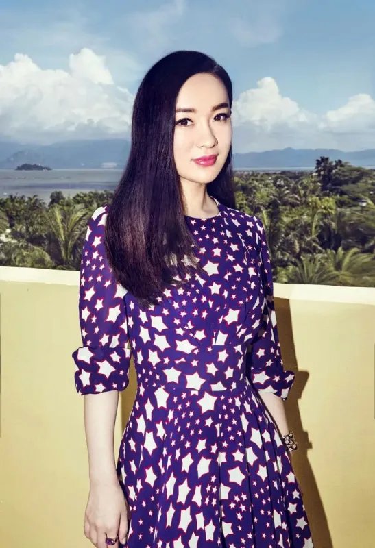 霍思燕庆生现场曝光，嗯哼送妈妈手绘贺卡好温馨，这一家的氛围如何？