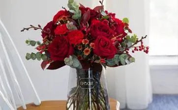 83年的猪大海水命是什么意思 一生财运发展顺利