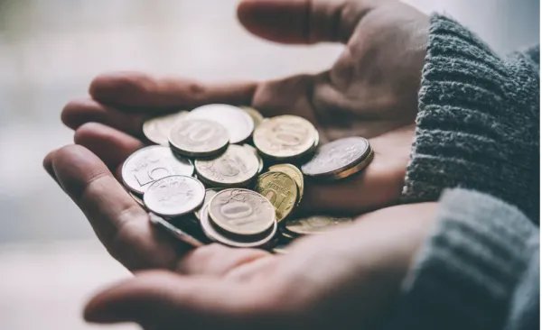 很多人对于每月几千元的工资,只能养活自己,你怎么看?