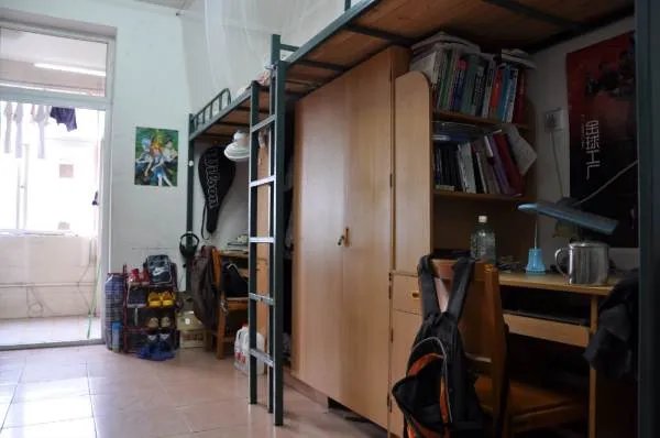 如何适应大学生活？