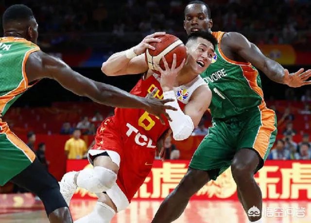 世界杯首战，中国男篮球员周琦拼到抽筋，如何评价周琦的拼搏精神？