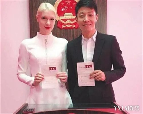 撒贝宁与女友领证妻子李白被曝二婚