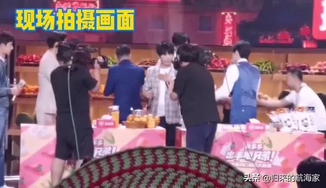 男观众冲上舞台向迪丽热巴求婚属于直播事故吗？如何看待这件事？