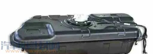 汽车油箱在底盘哪个位置？汽车油箱要不要清洗