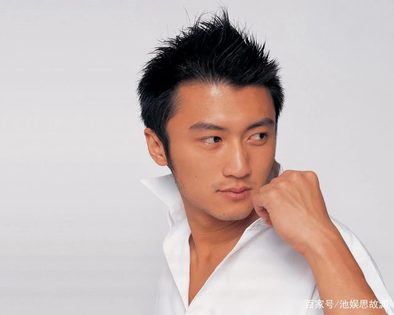 谢霆锋不再隐瞒，坦言与王菲的感情现状，离开张柏芝的他后悔了吗？