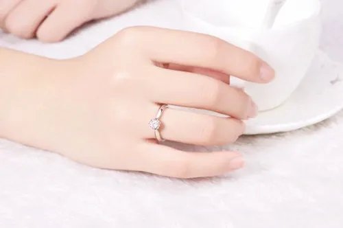 食指戴戒指的意义 五个手指带戒指的意义