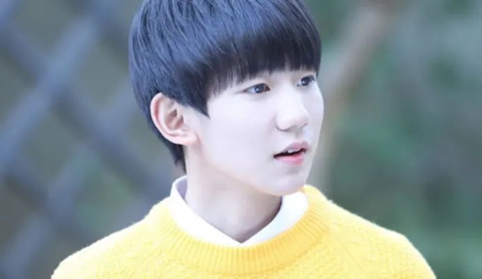 王源回应眼睛被咬具体什么情况:为什么被咬图片曝光