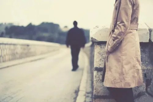 女生说烦怎么回复 女生说烦躁什么意思