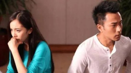 30岁谭松韵被曝结婚后又离婚,明星的感情生活为何一直备受关注?