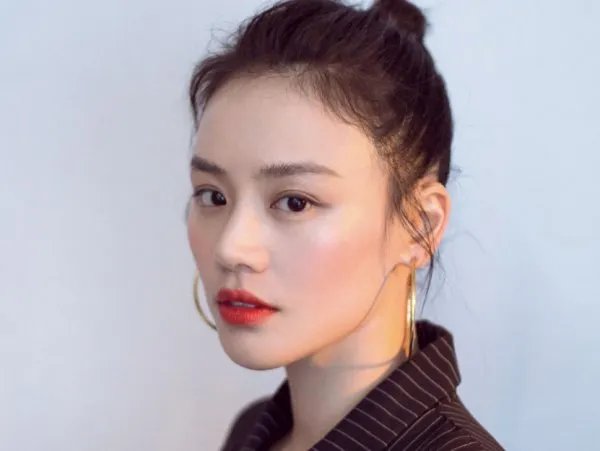 雪中送炭才不易，马思纯谢杨紫最艰难时候的陪伴，马思纯这个人怎么样？