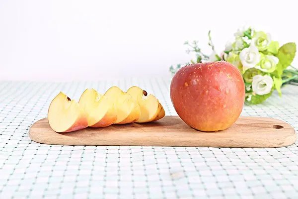 晚上吃什么水果对皮肤好又美白