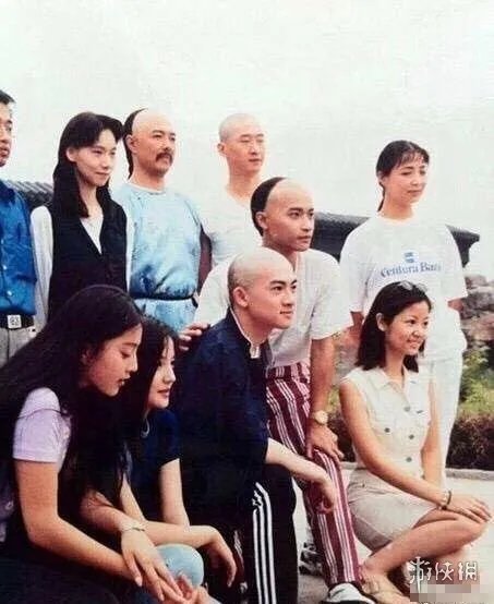 《还珠格格》拍摄现场合照曝光 纯天然范冰冰模样青涩