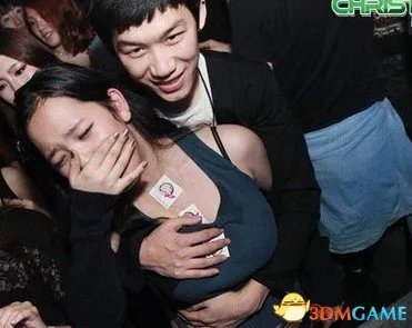 韩国夜生活实录：啃胸摸乳黑丝 白富美这样炼成