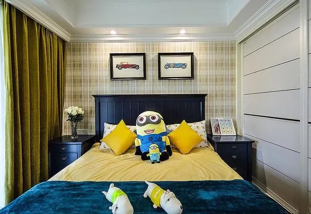 小黄人元素搭出俏皮风空间,“黄”得有意思!