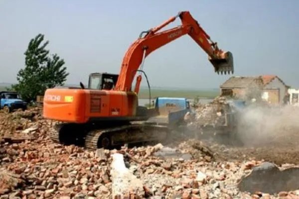 城中村拆迁诞生大量亿万富翁，为什么有些拆迁户最后生活变得落魄呢？