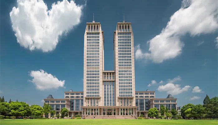 复旦大学在哪里个城市