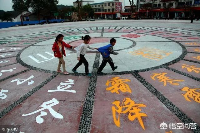 农村俗语“七年难逢九月闰,百年难逢初一春”,是什么意思?