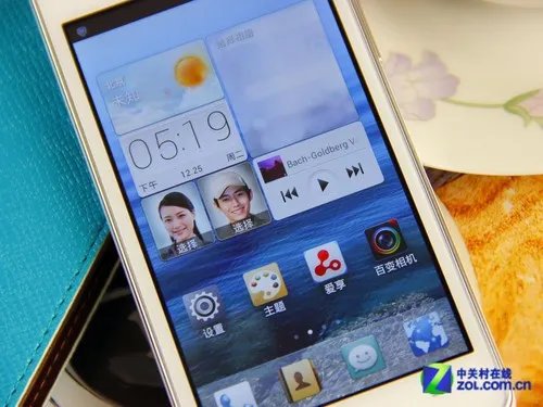 四核+2GB内存白色华为荣耀四核爱享版图赏