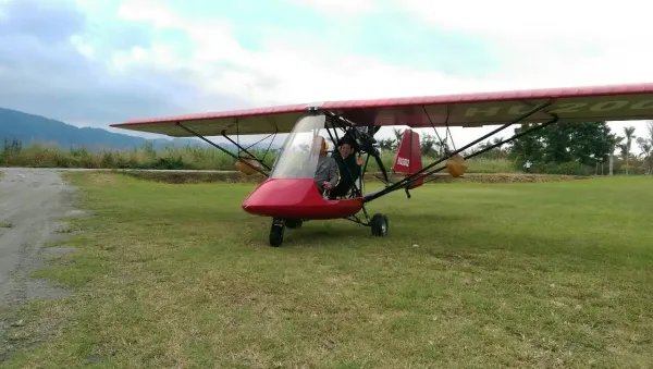 台湾发生轻航机坠机事故，致2人死亡！造成这场事故的原因是什么？