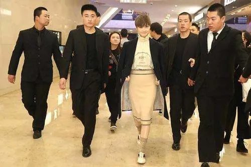 章子怡发文斥代拍，代拍究竟是一种怎样的职业？