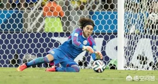 奥乔亚在世界杯赛场上表现惊人，但是为什么有的豪门俱乐部对他却不感兴趣？