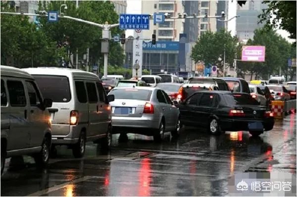 如何对付开车加塞的行为？