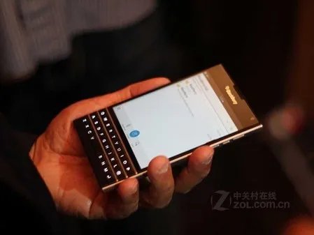 黑莓Passport（Q30/联通4G）报2490元