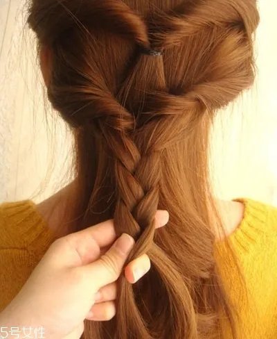 披肩发怎么扎好看?披肩发好看扎发图解