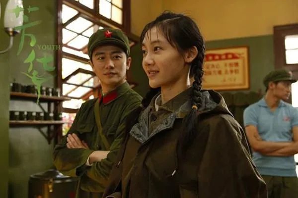 郑恺苗苗挽手现身医院,究竟为什么会选择私立妇产医院?