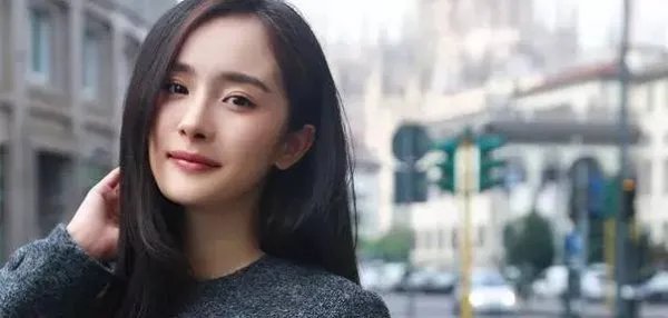 杨幂自曝家里好几个人是清华的，她是在怎样的环境中长大的？