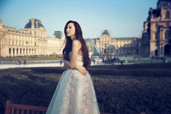 吴佩慈为男友孕育四个孩子，为什么还得不到一个名分？