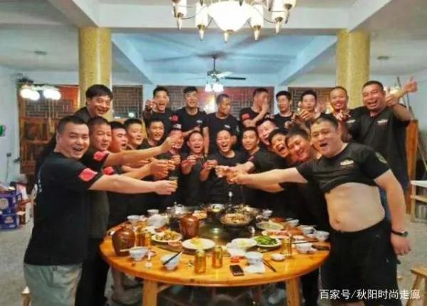 战友聚会通知了,没有参加聚会的这些人是什么心态呢?