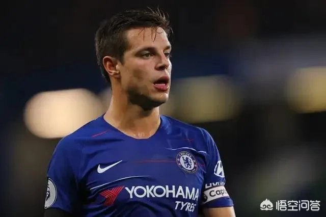 切尔西凯帕事件发生时，蓝军队长AZP毫无作为，作为球队领袖队长应发挥什么作用？