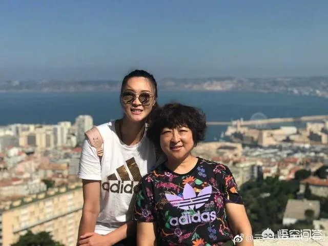 惠若琪微博晒法国旅游照，你觉得怎么样？