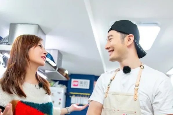 在什么综艺节目中,赵薇直面镜头勇敢怒怼黄晓明?