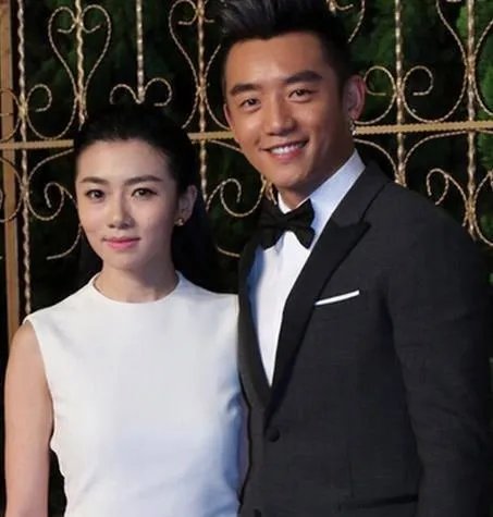 程晓玥取关郑恺，恩爱情侣是否已分手？