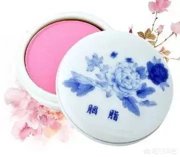 国内有哪些不起眼但是非常好用的的化妆品?