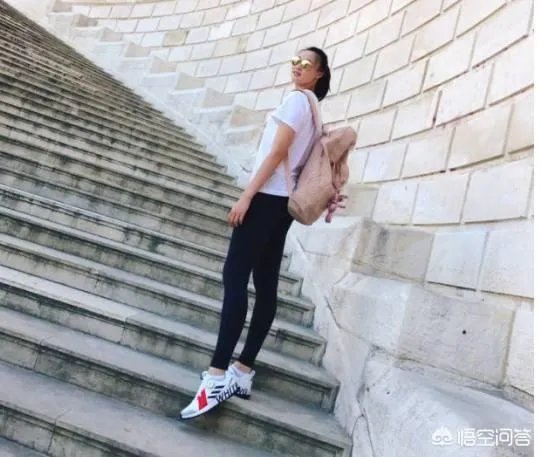 惠若琪微博晒法国旅游照，你觉得怎么样？