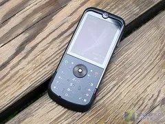 欧美系首款中国3G机 摩托罗拉L800t评测