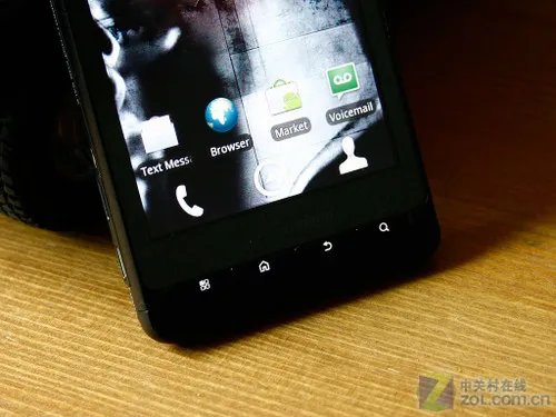 4.3吋纯爷们儿象征 摩托罗拉Droid X评测