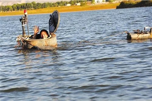 民间达人无所不能！闭门五年自制机器人举世震惊