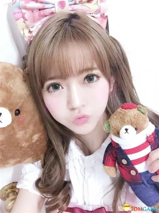 韩国清纯女孩爆红网络 网友感叹韩国医生医术精湛