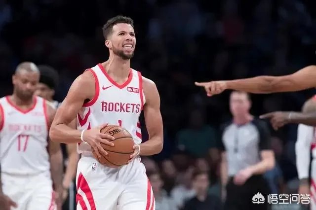 小里弗斯和保罗以及大部分火箭队球员都发生过矛盾和冲突，为什么火箭还要签约他？