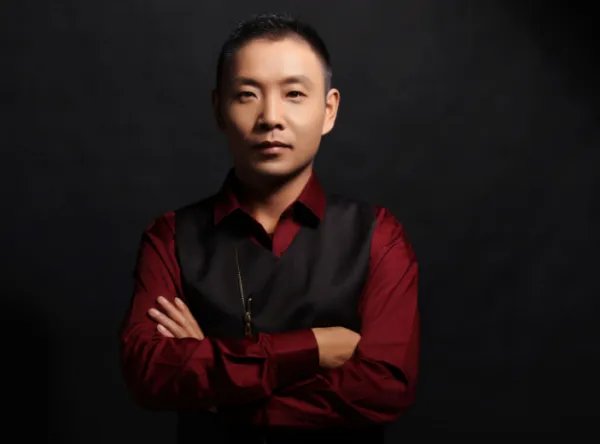 求爱上一个不该爱的人歌词