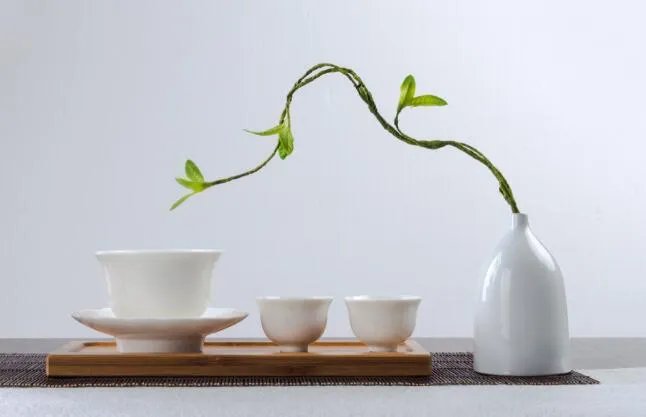 回忆往事的感慨句子 回想过去感触深的句子