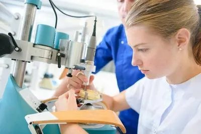 龅牙可以拔掉装烤瓷牙吗 揭秘装烤瓷牙禁忌