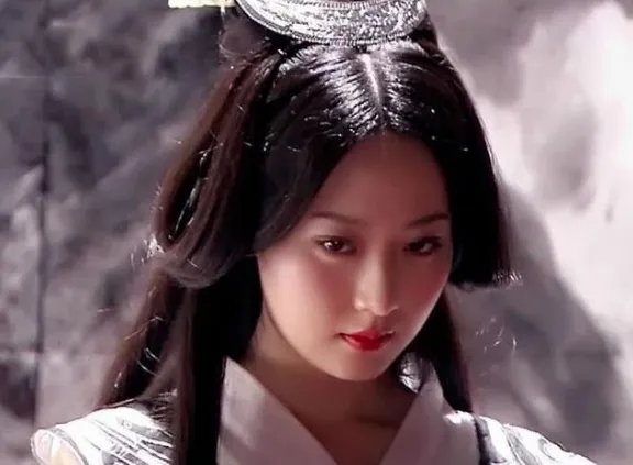 她是“京城四美”最美的一个,连王思聪都惹不起,你知道她是谁吗?