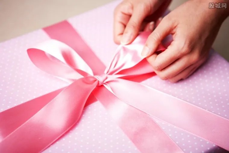 跑男团王祖蓝庆生 男友生日送什么礼物好